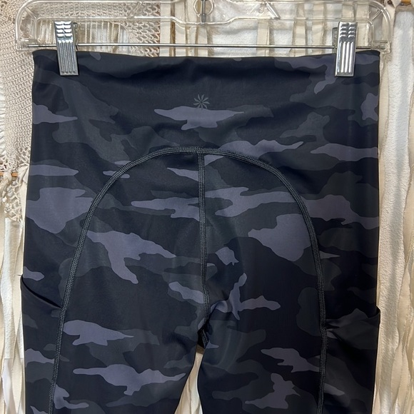 Athleta Ultimate Stash Pocket 7/8 Gray Camo Tights Size Small - Picture 5 of 10